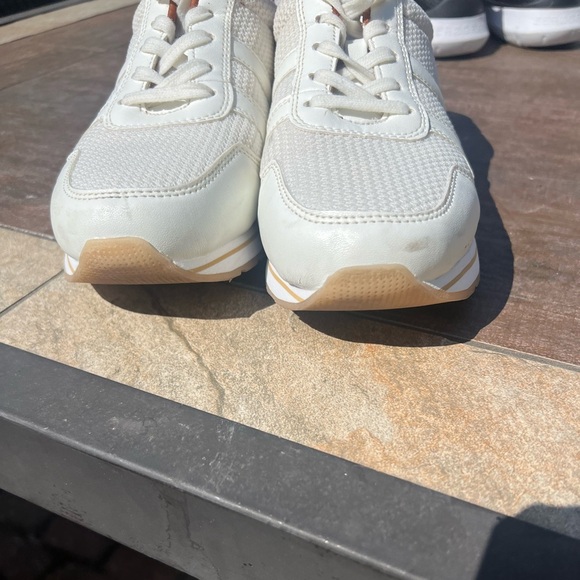 Banana republic, ladies, cream sneaker, size 9, excellent condition - Picture 7 of 16